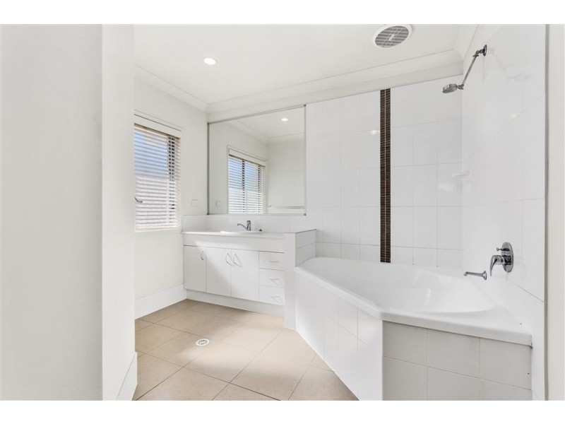 32 Sutherland Crescent, Goodna QLD 4300