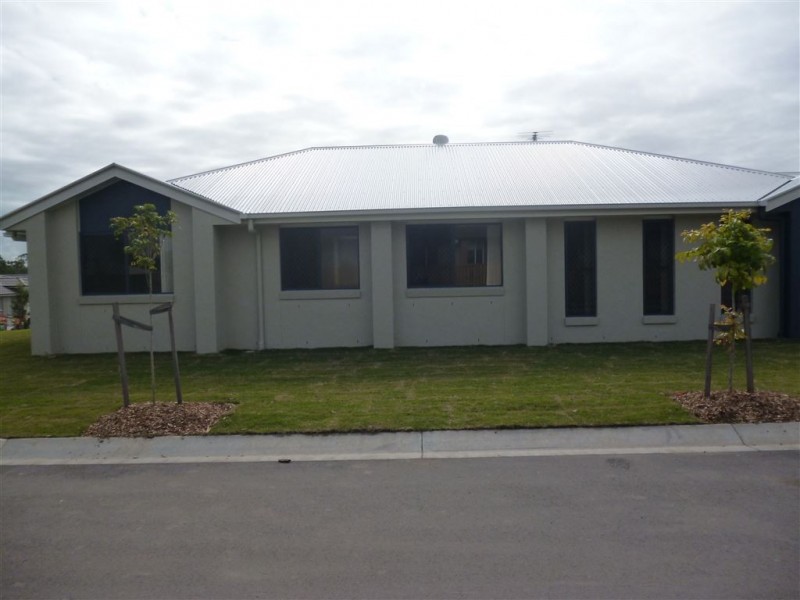 69 Valentine Cir, Augustine Heights QLD 4300