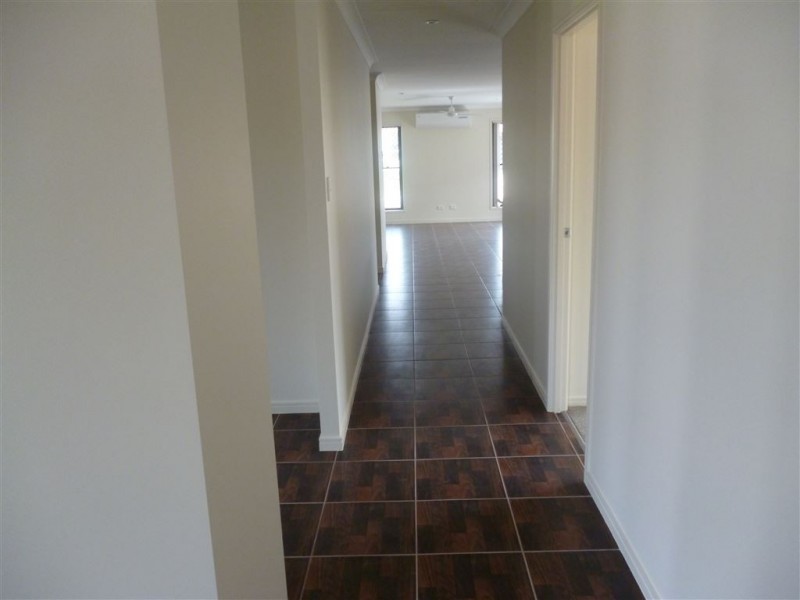 69 Valentine Cir, Augustine Heights QLD 4300