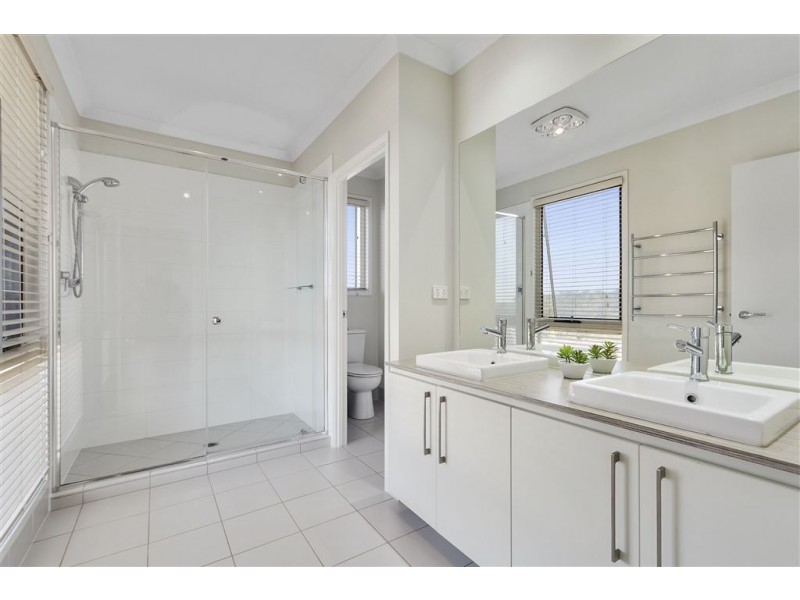 26 Rosella Crescent, Springfield Lakes QLD 4300