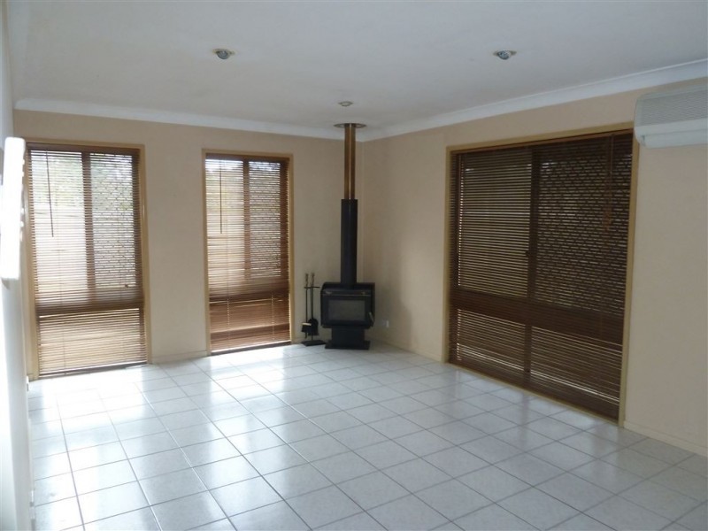 13 Robin St, Camira QLD 4300
