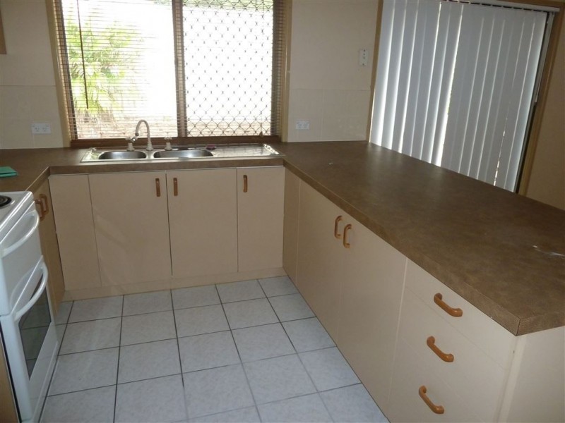 13 Robin St, Camira QLD 4300