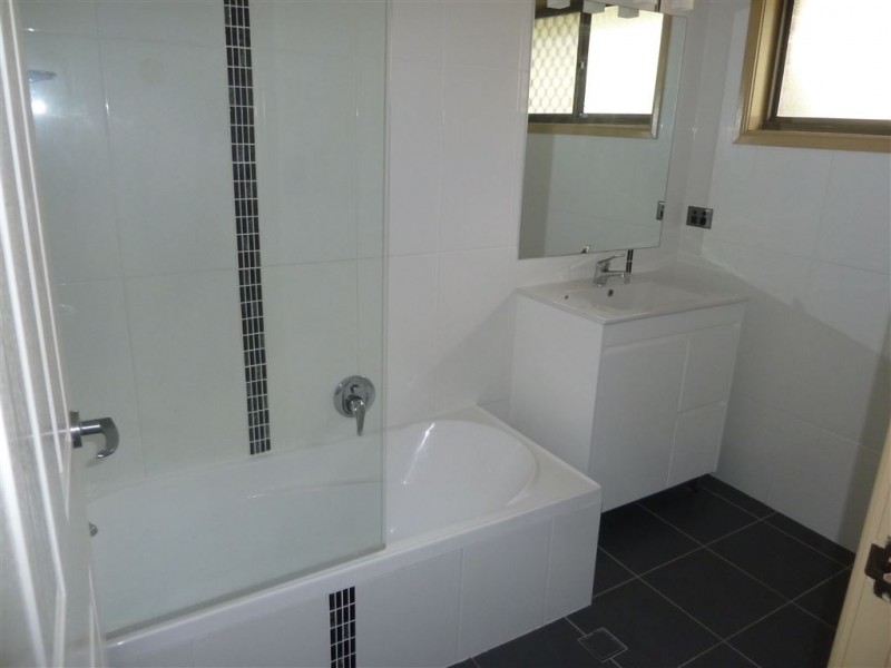 13 Robin St, Camira QLD 4300