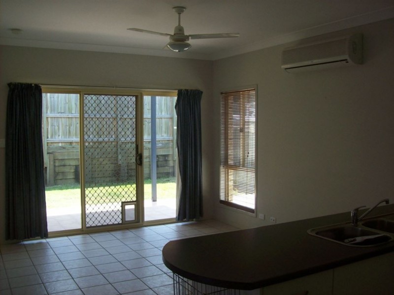 38 Lavender St, Springfield Lakes QLD 4300