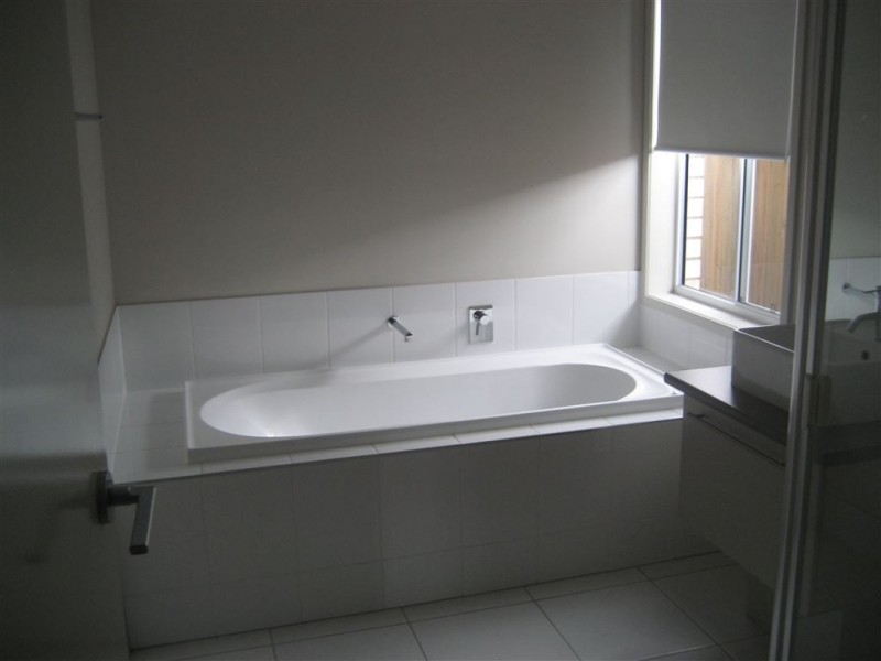 75 Valentine Cir, Augustine Heights QLD 4300