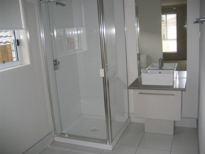 75 Valentine Cir, Augustine Heights QLD 4300