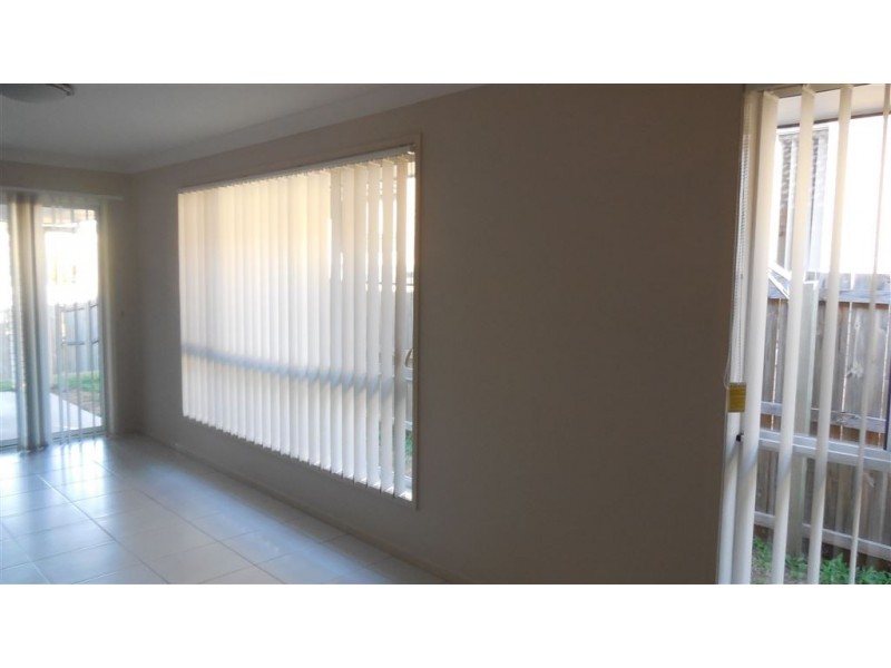 75 Valentine Cir, Augustine Heights QLD 4300