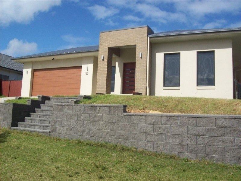 61 Bathersby Cres, Augustine Heights QLD 4300