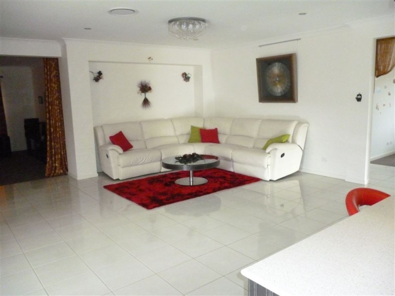 61 Bathersby Cres, Augustine Heights QLD 4300