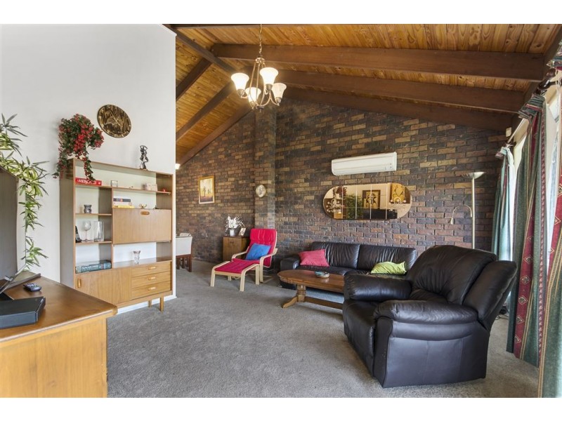 16 Hastings Street, Redbank Plains QLD 4301