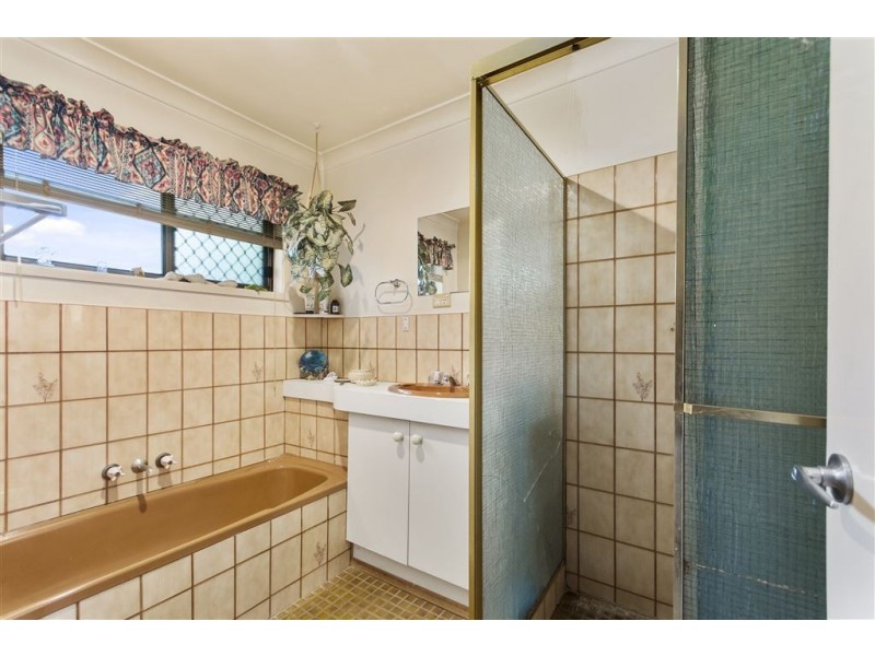 16 Hastings Street, Redbank Plains QLD 4301