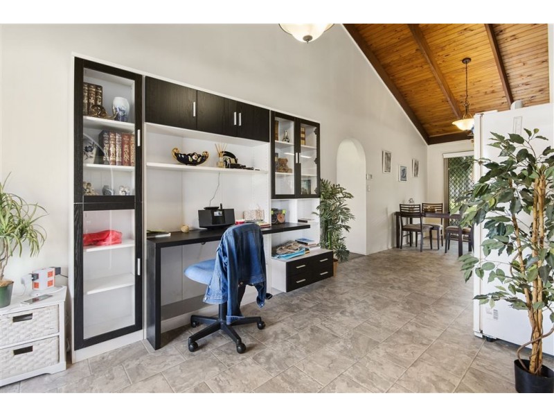 16 Hastings Street, Redbank Plains QLD 4301