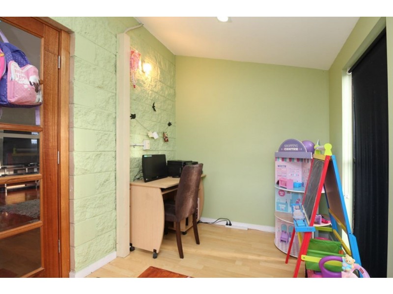 4 Vanessa Court, Camira QLD 4300