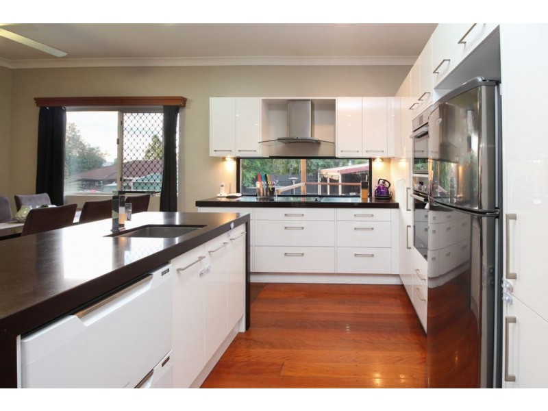 4 Vanessa Court, Camira QLD 4300