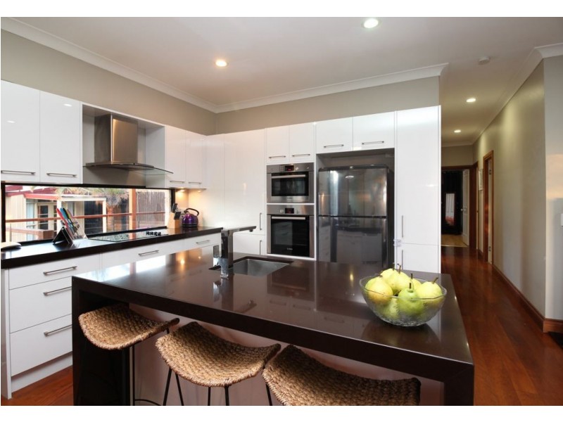 4 Vanessa Court, Camira QLD 4300