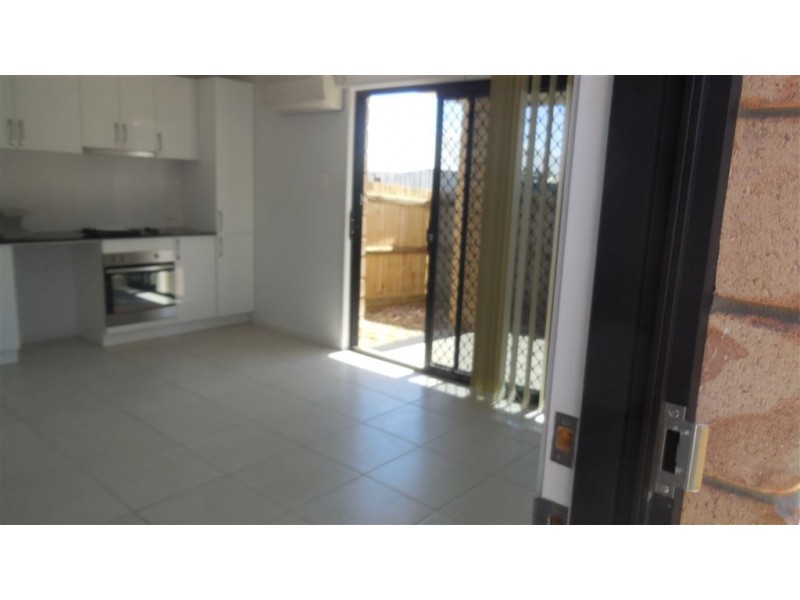 1/8 Weston, Redbank Plains QLD 4301