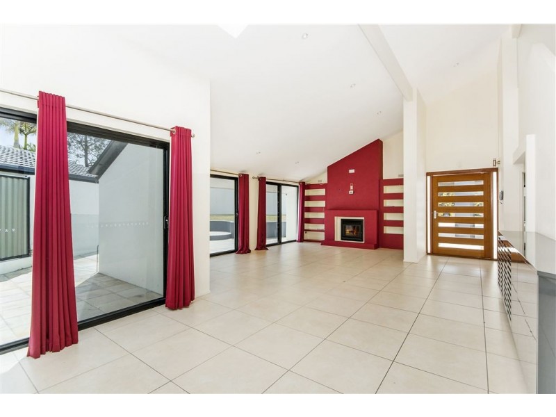 9 Maribor Street, Westlake QLD 4074