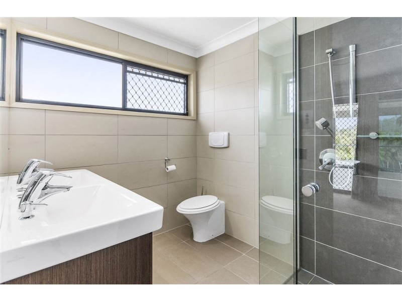 9 Maribor Street, Westlake QLD 4074