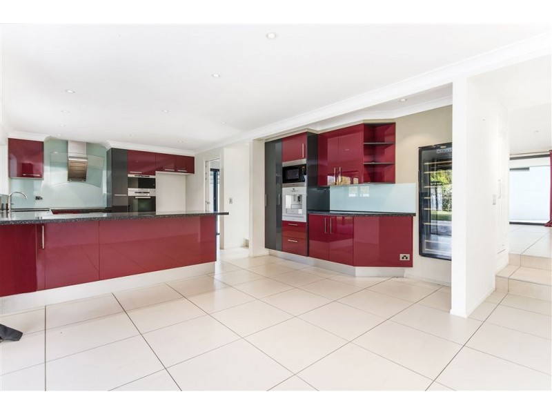 9 Maribor Street, Westlake QLD 4074