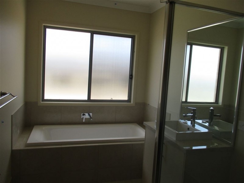 68 Capricorn Cres, Springfield Lakes QLD 4300