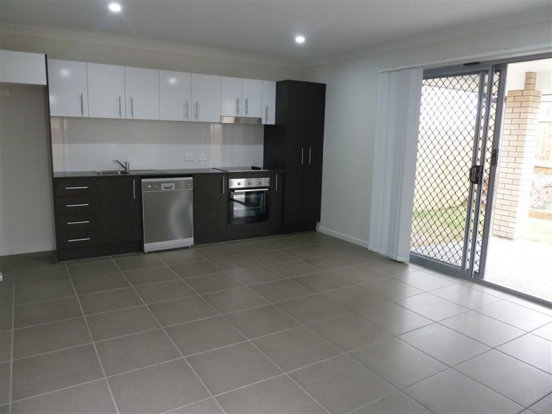 2/2 Mawson Street, Redbank Plains QLD 4301