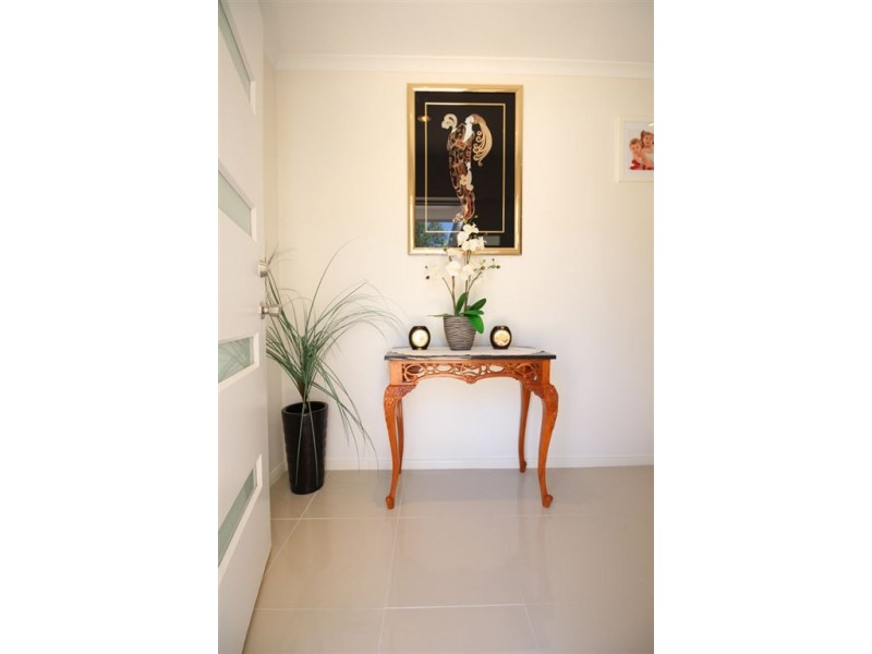 18 Leonie Street, Camira QLD 4300