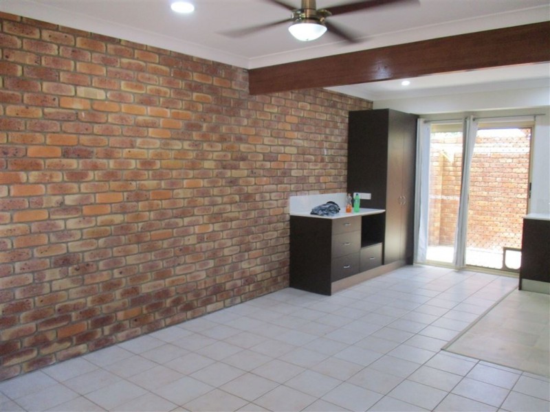 12/13 Bridge St, Redbank QLD 4301