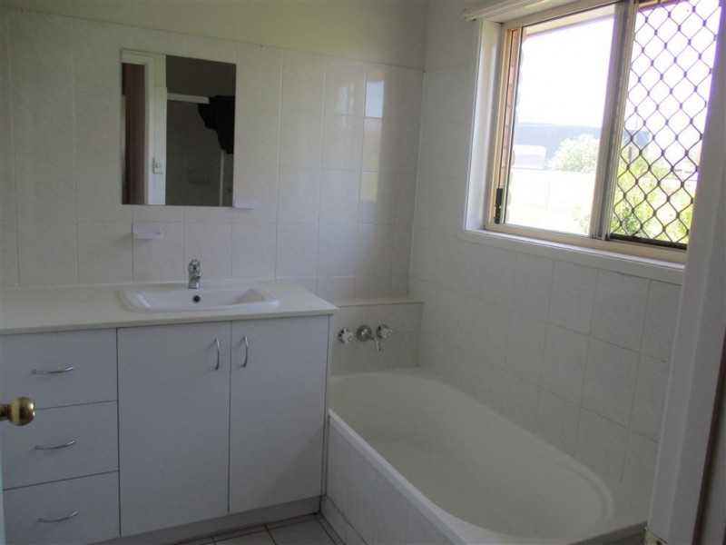 12/13 Bridge St, Redbank QLD 4301