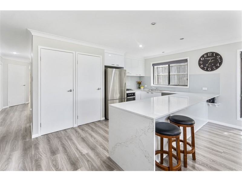 6 Grand South Circuit, Springfield Lakes QLD 4300