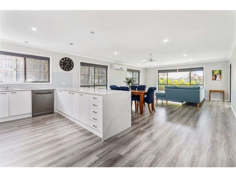 6 Grand South Circuit, Springfield Lakes QLD 4300