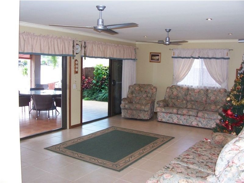 69 Dogwood Dr, Palm Beach QLD 4221