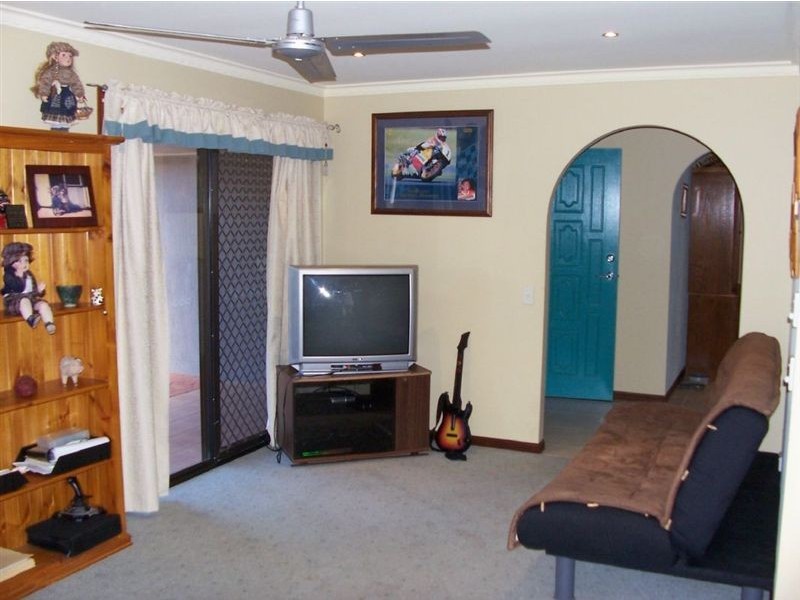 69 Dogwood Dr, Palm Beach QLD 4221