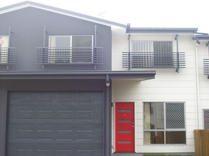 2/11 Emerald Dr, Regents Park QLD 4118