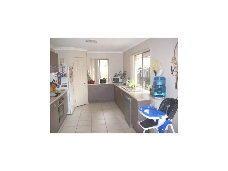 24 Macswiney St, Collingwood Park QLD 4301