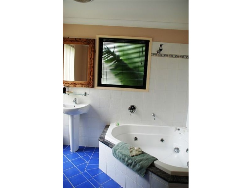 1718 Tamborine-Oxenford Rd, Wongawallan QLD 4210