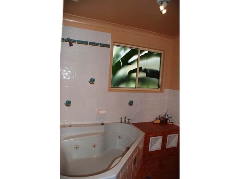 1718 Tamborine-Oxenford Rd, Wongawallan QLD 4210