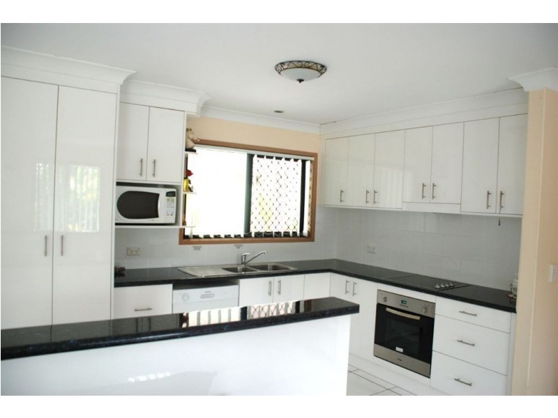 131-133 Cochrane St, Camira QLD 4300