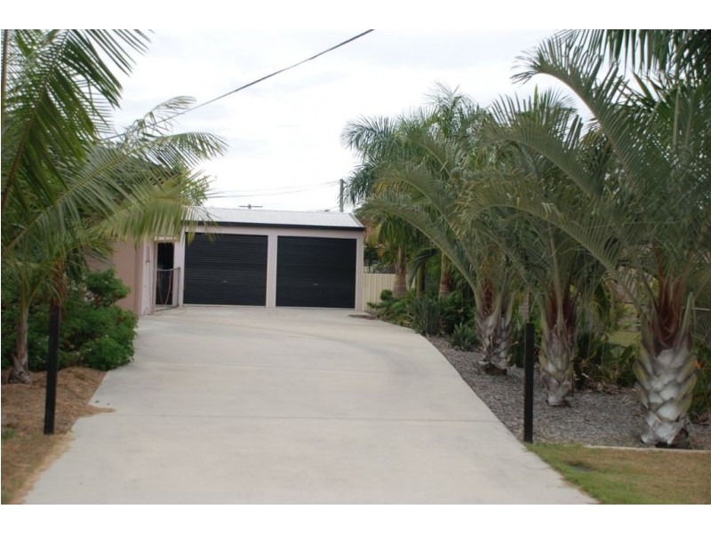 131-133 Cochrane St, Camira QLD 4300