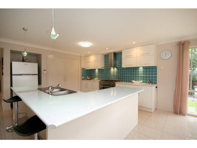 1 Pineview Place, Springfield QLD 4300