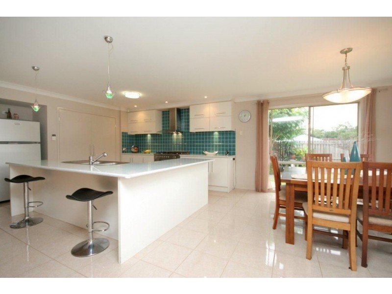 1 Pineview Place, Springfield QLD 4300