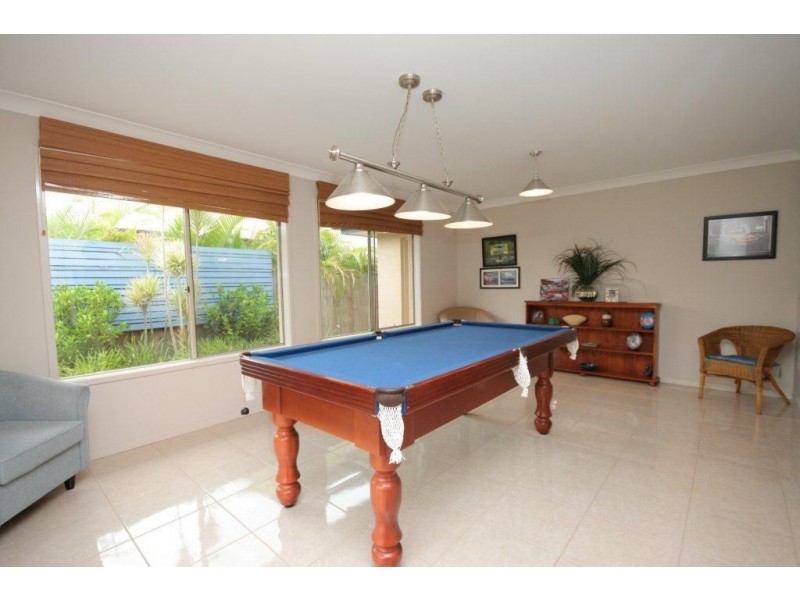 1 Pineview Place, Springfield QLD 4300