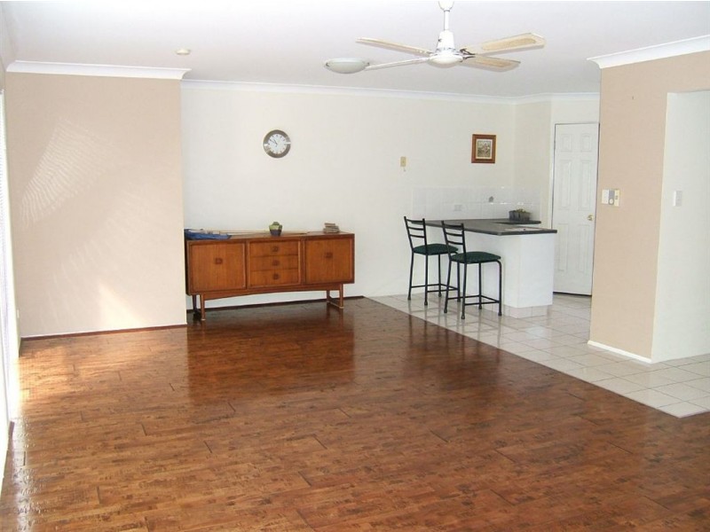 16 Ravenswood LA, Springfield QLD 4300