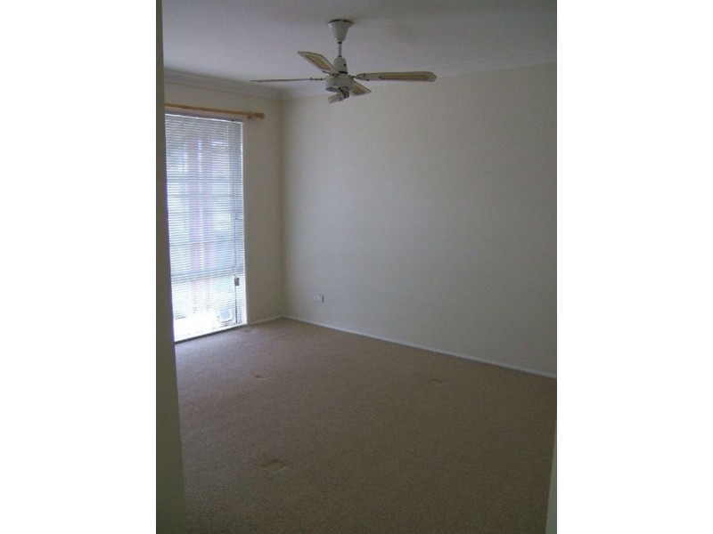 16 Ravenswood LA, Springfield QLD 4300