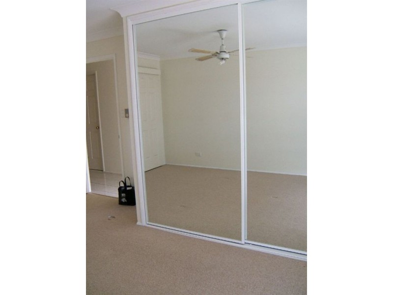 16 Ravenswood LA, Springfield QLD 4300