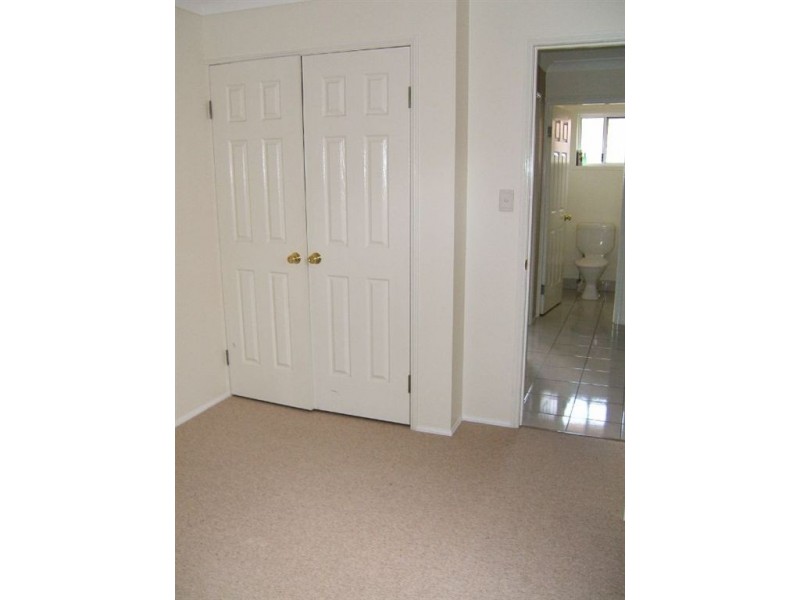 16 Ravenswood LA, Springfield QLD 4300