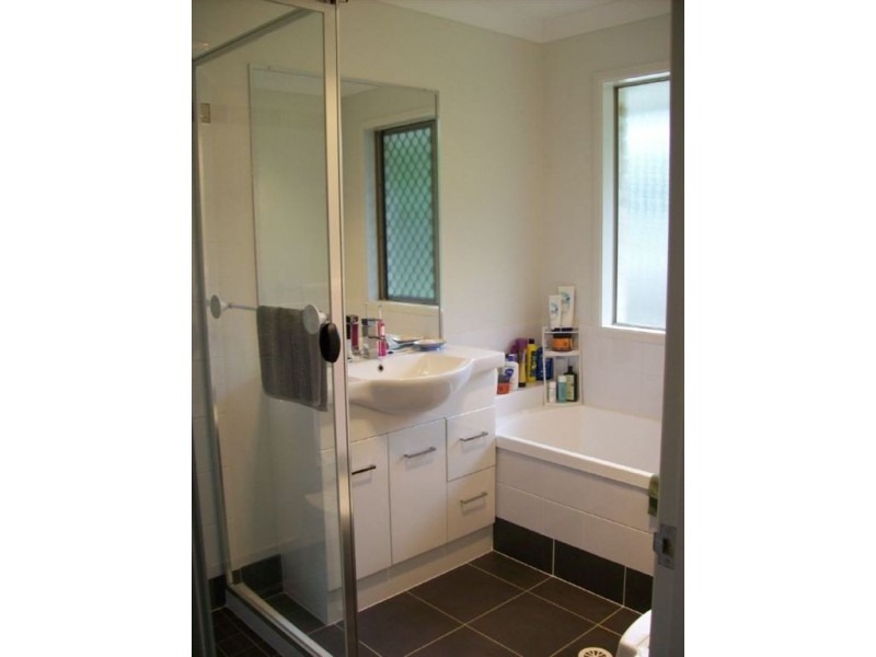 73 Boscawan St, Bellbird Park QLD 4300