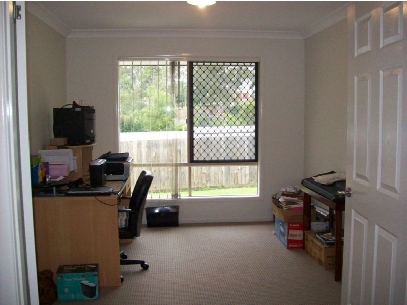 73 Boscawan St, Bellbird Park QLD 4300