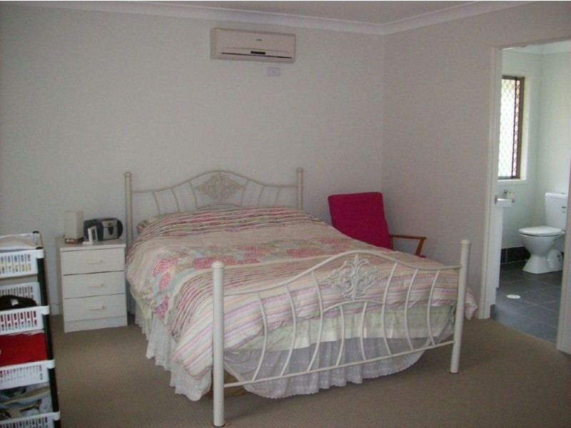 73 Boscawan St, Bellbird Park QLD 4300