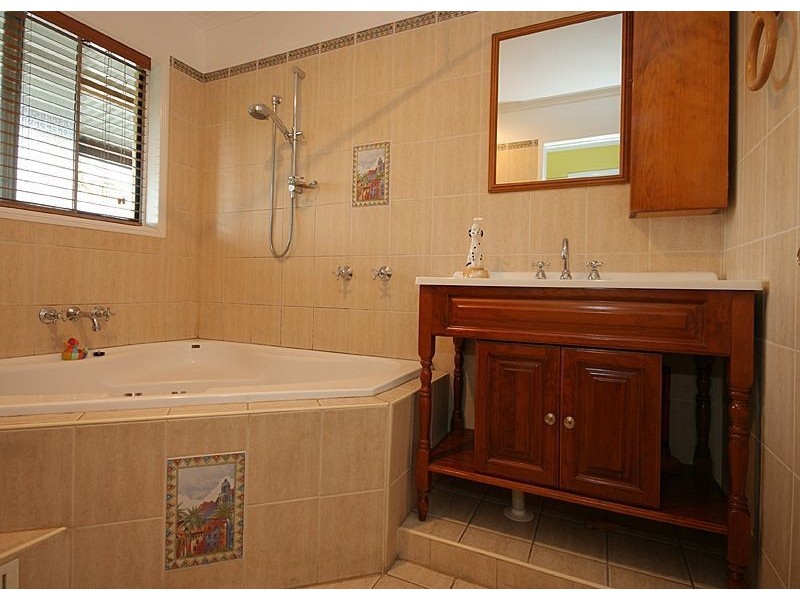 335 Sumners road, Riverhills QLD 4074