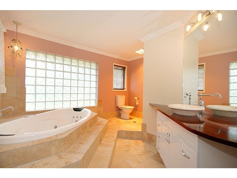 41 Steven St, Camira QLD 4300